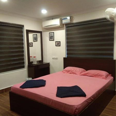 Capital Homestay Thiruvananthapuram ภายนอก รูปภาพ